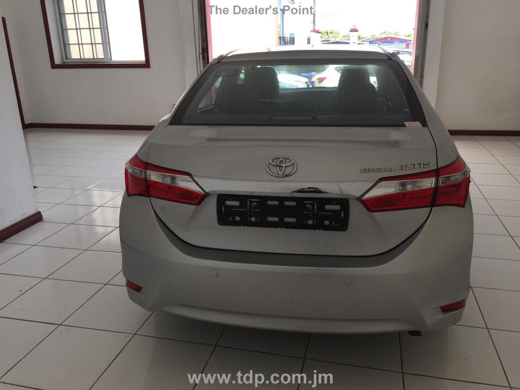 TOYOTA COROLLA ALTIS 2015 Image 4