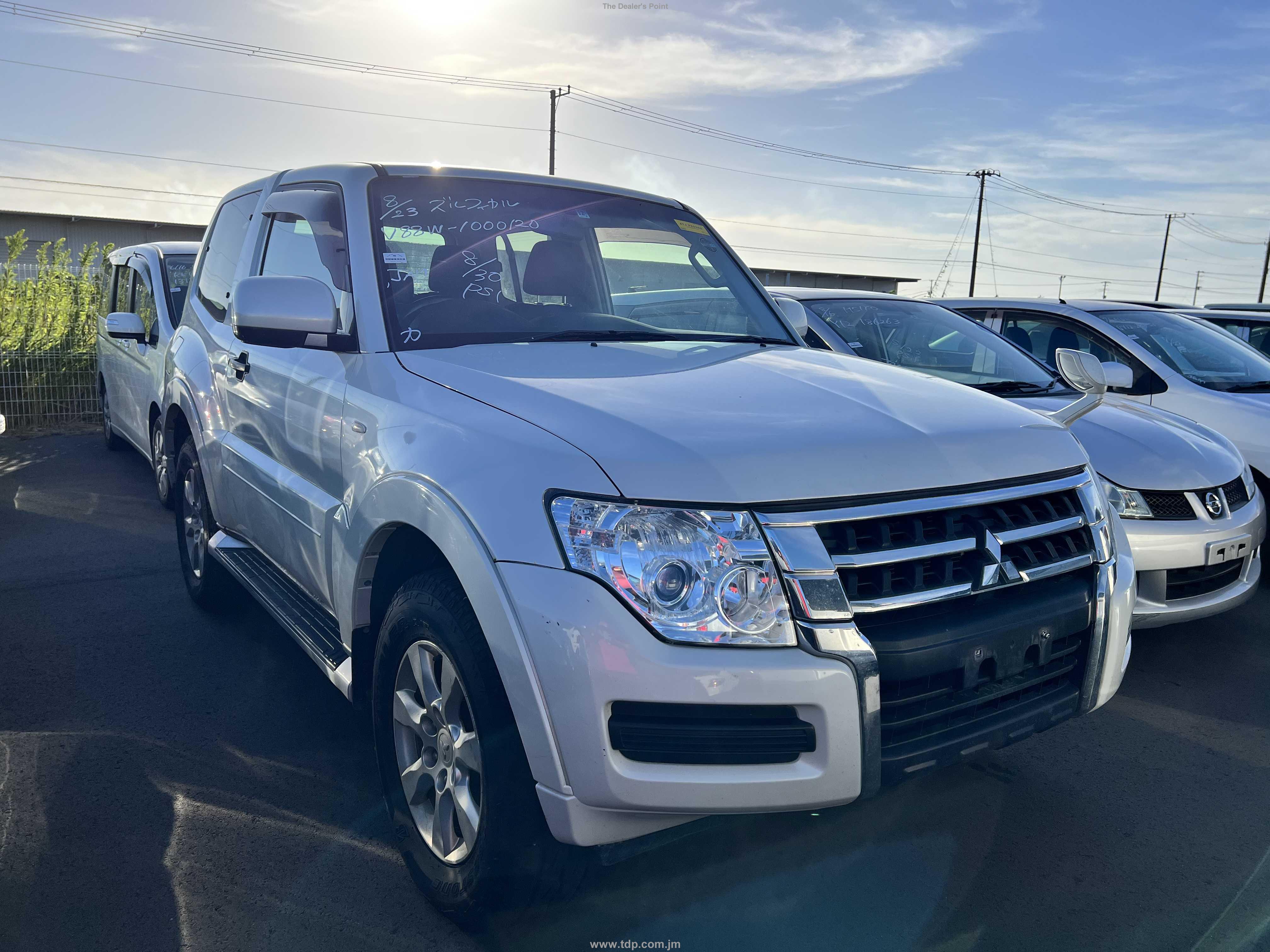 MITSUBISHI PAJERO 2016 Image 3