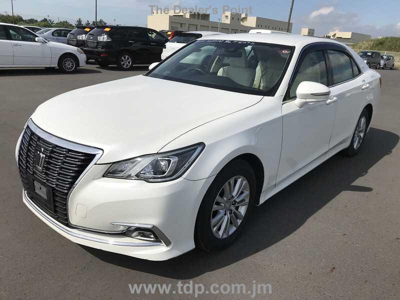 TOYOTA CROWN 2018 Image 20