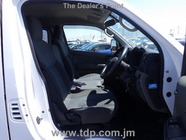 NISSAN NV350 CARAVAN 2019 Image 24