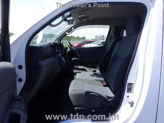 NISSAN NV350 CARAVAN 2019 Image 25