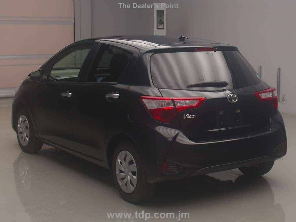 TOYOTA VITZ 2019 Image 4