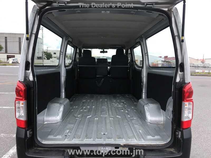 NISSAN NV350 CARAVAN 2017 Image 20