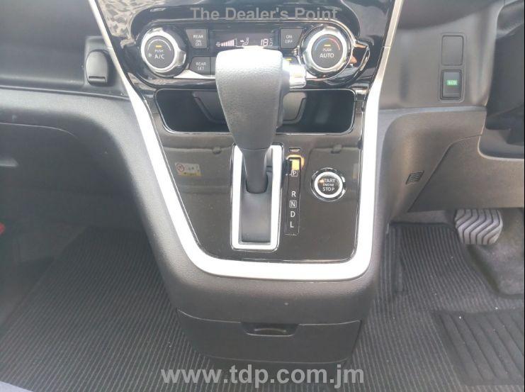 NISSAN SERENA 2019 Image 11