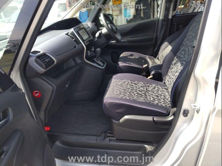 NISSAN SERENA 2019 Image 21