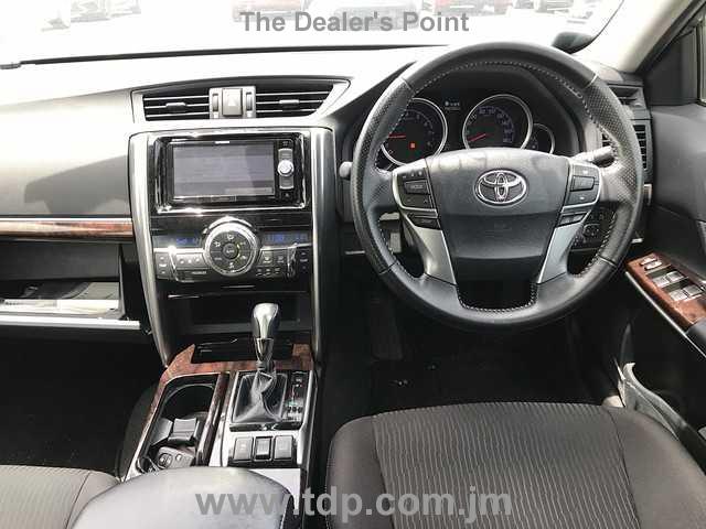 TOYOTA MARK X 2018 Image 22