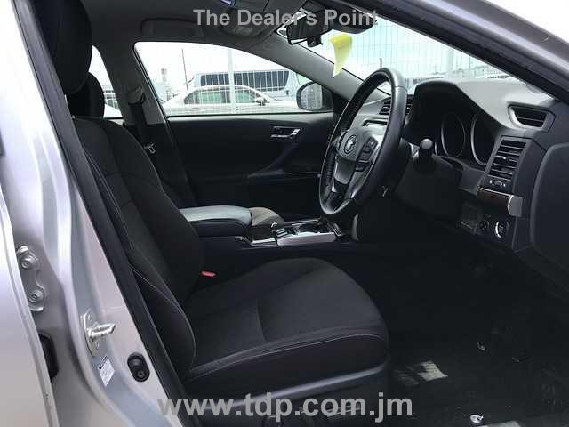 TOYOTA MARK X 2018 Image 23