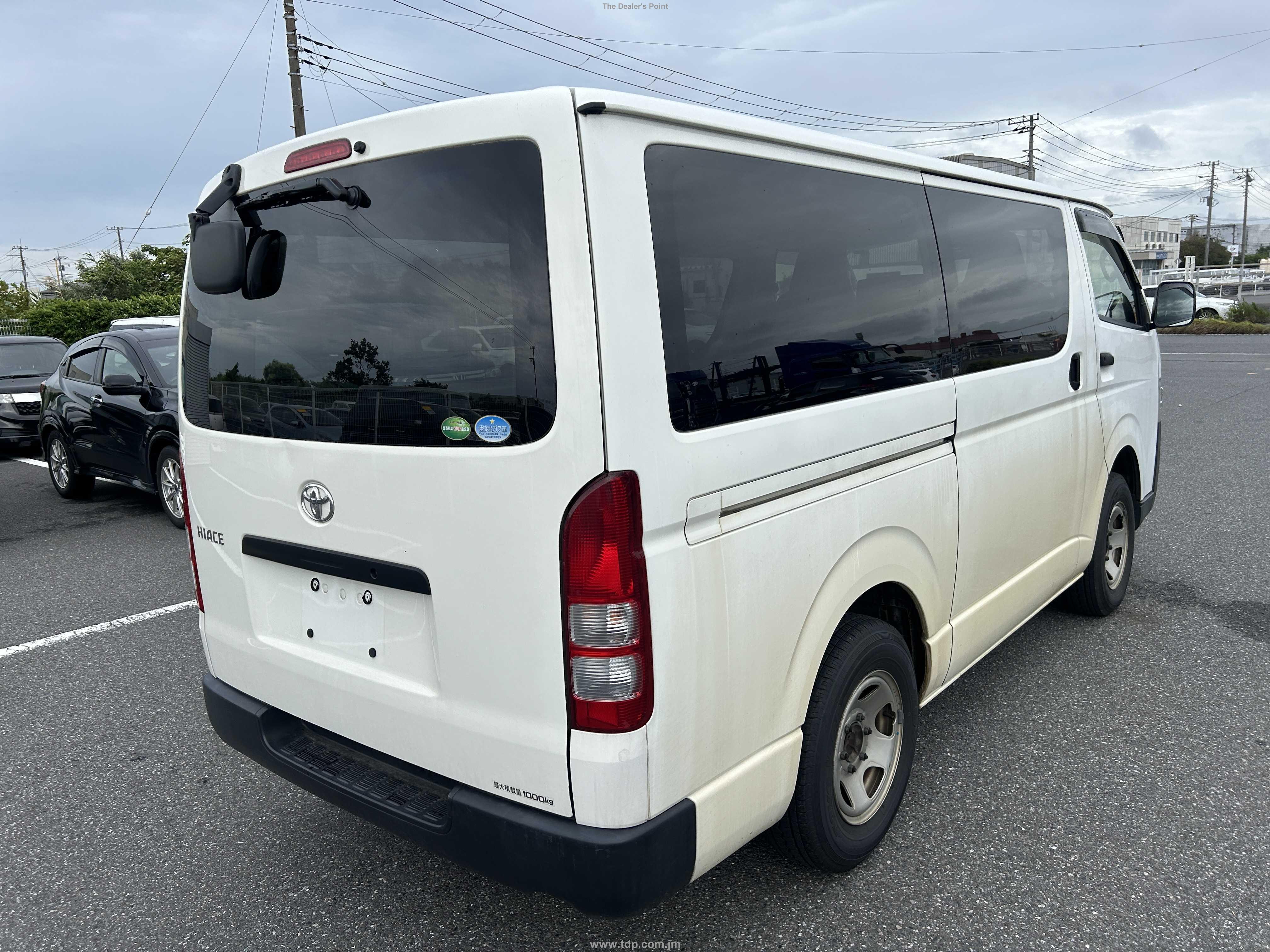 TOYOTA HIACE 2018 Image 11