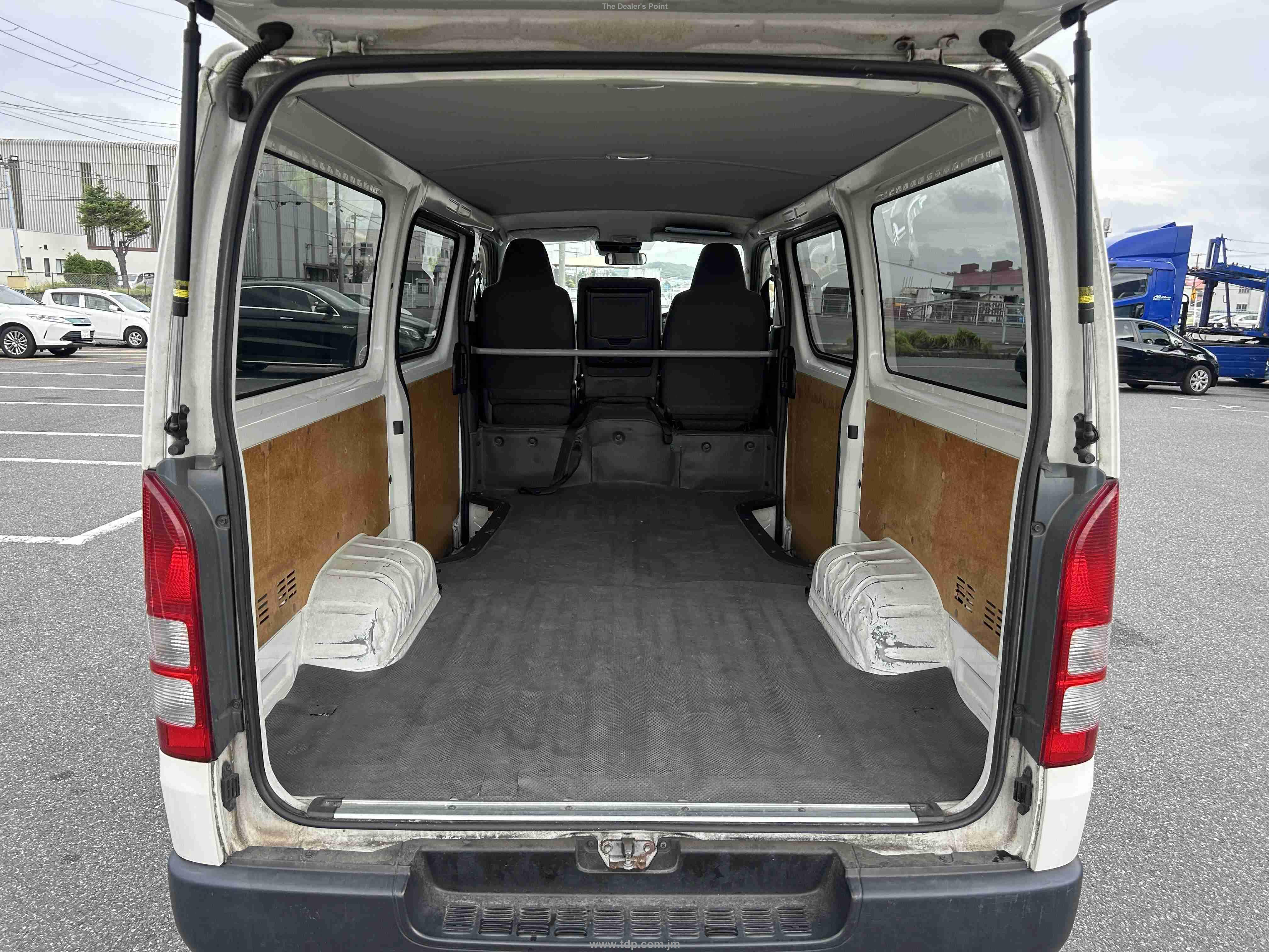 TOYOTA HIACE 2018 Image 22