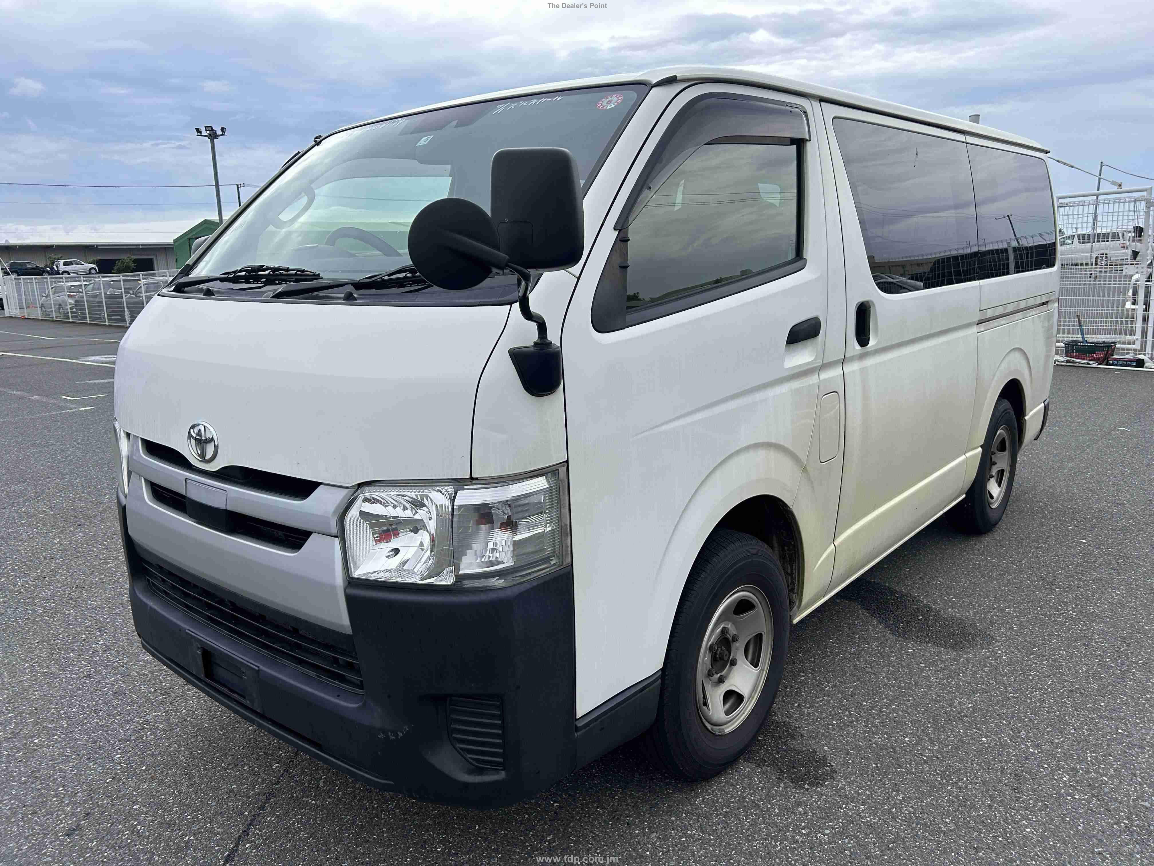 TOYOTA HIACE 2018 Image 9