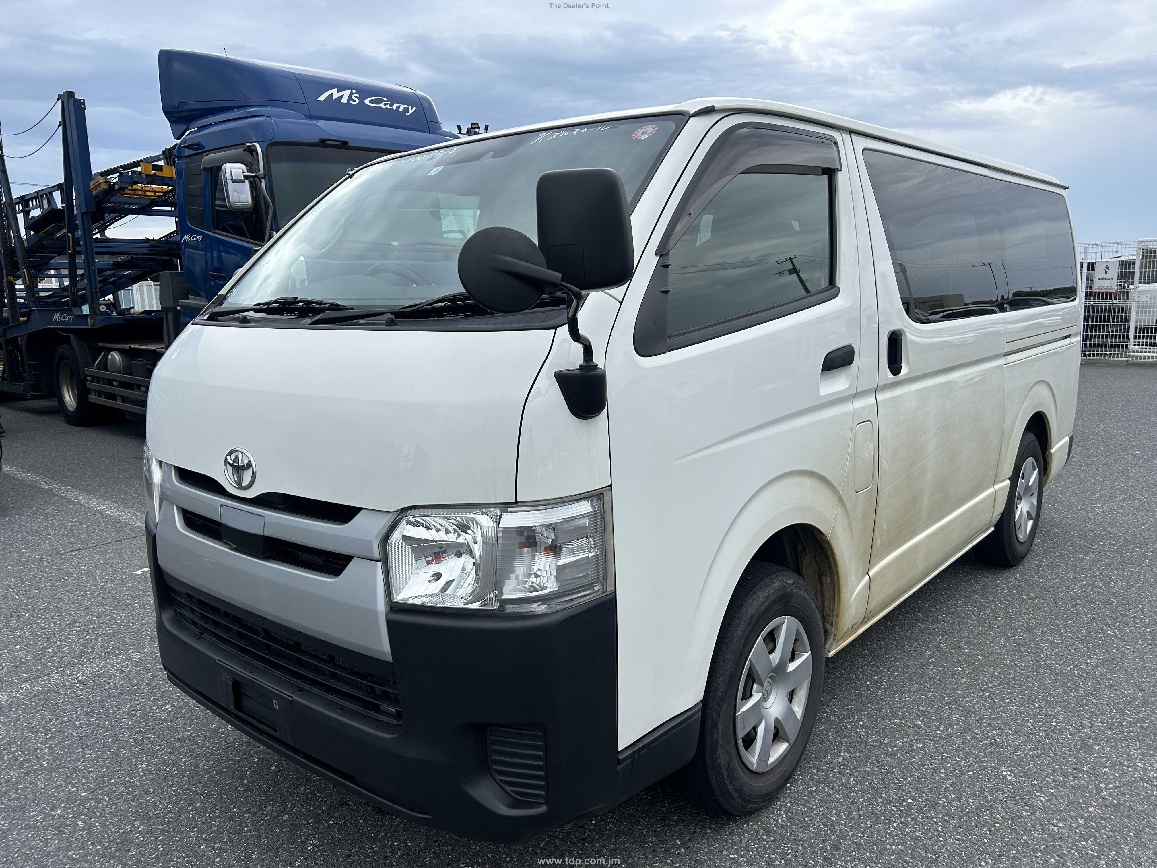 TOYOTA HIACE 2018 Image 9