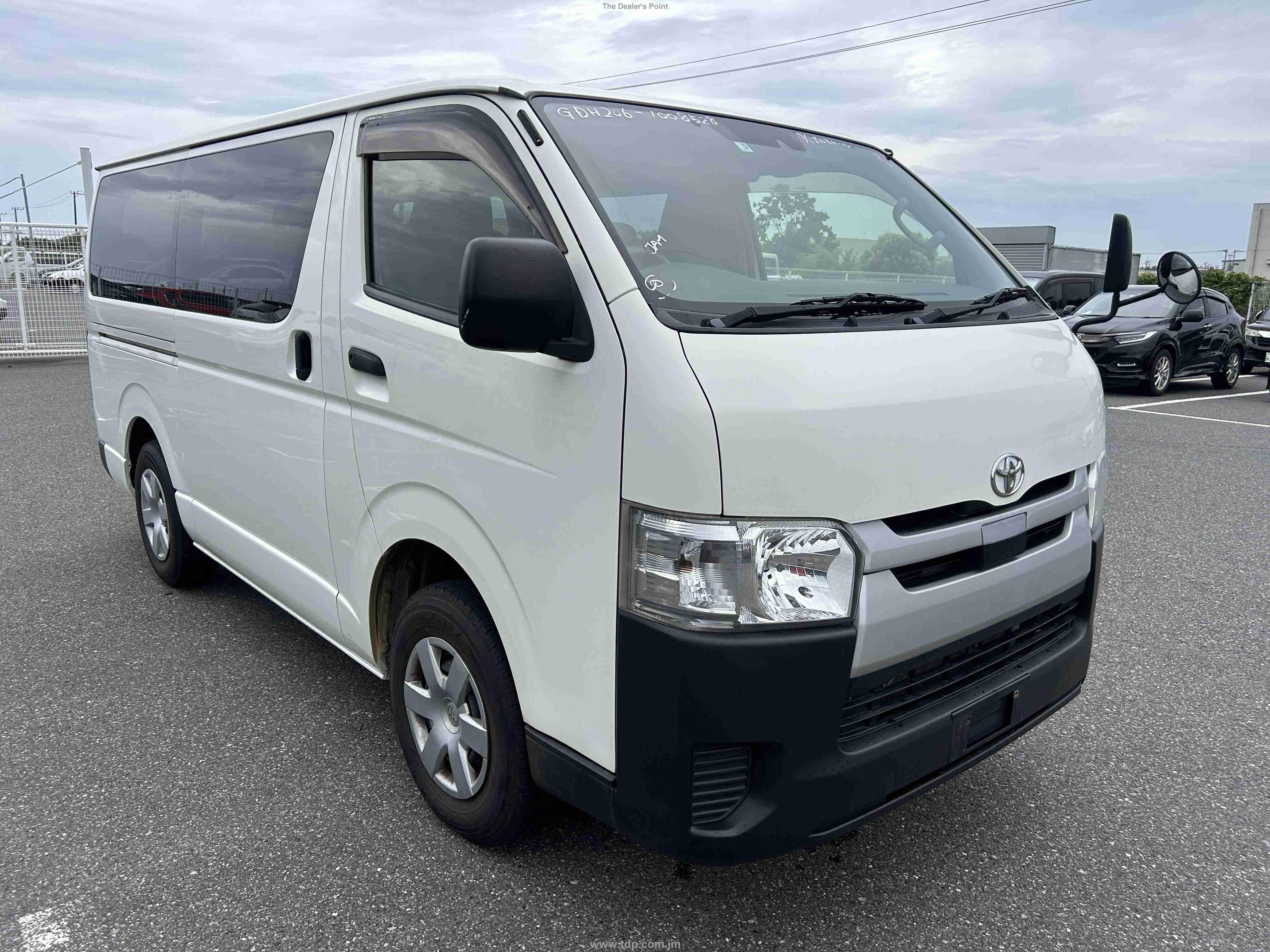 TOYOTA HIACE 2018 Image 10