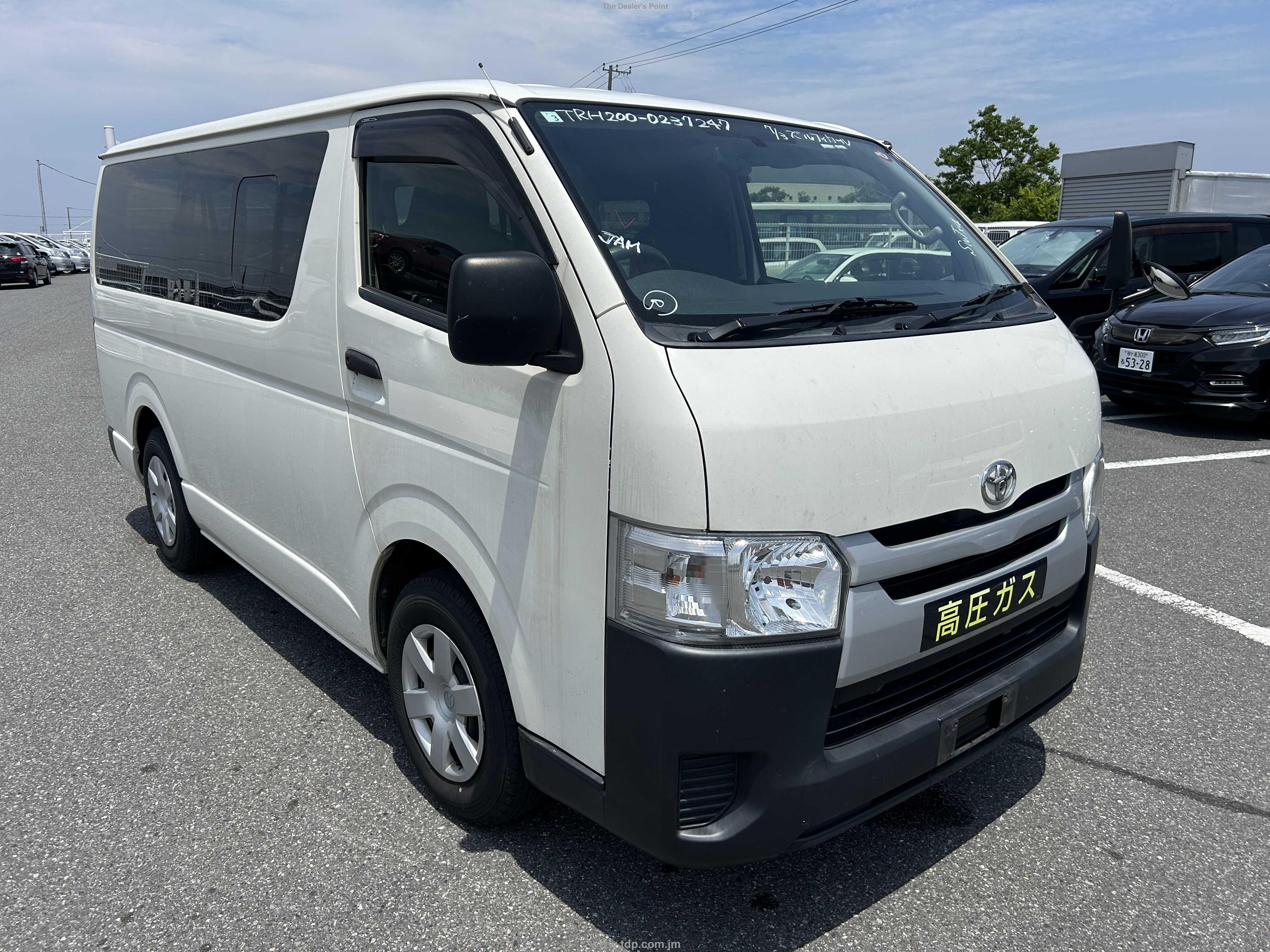 TOYOTA HIACE 2016 Image 10