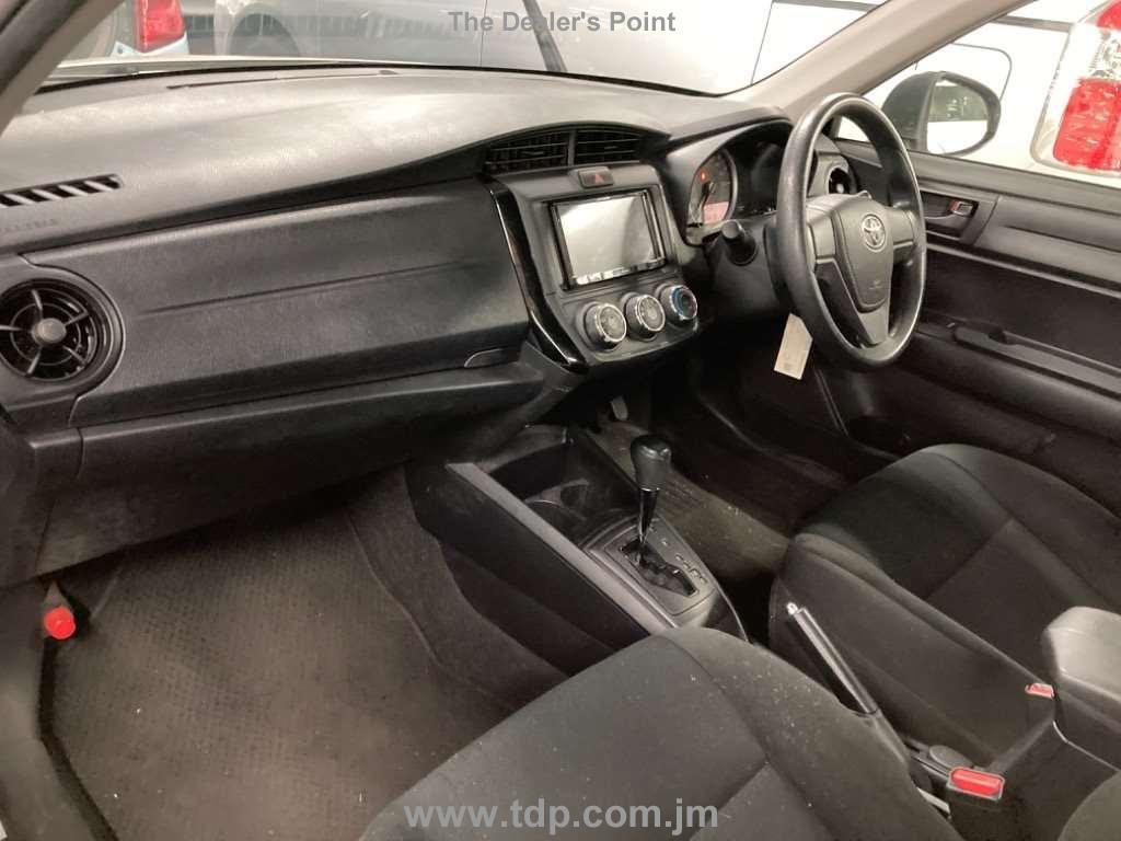 TOYOTA COROLLA AXIO 2019 Image 9