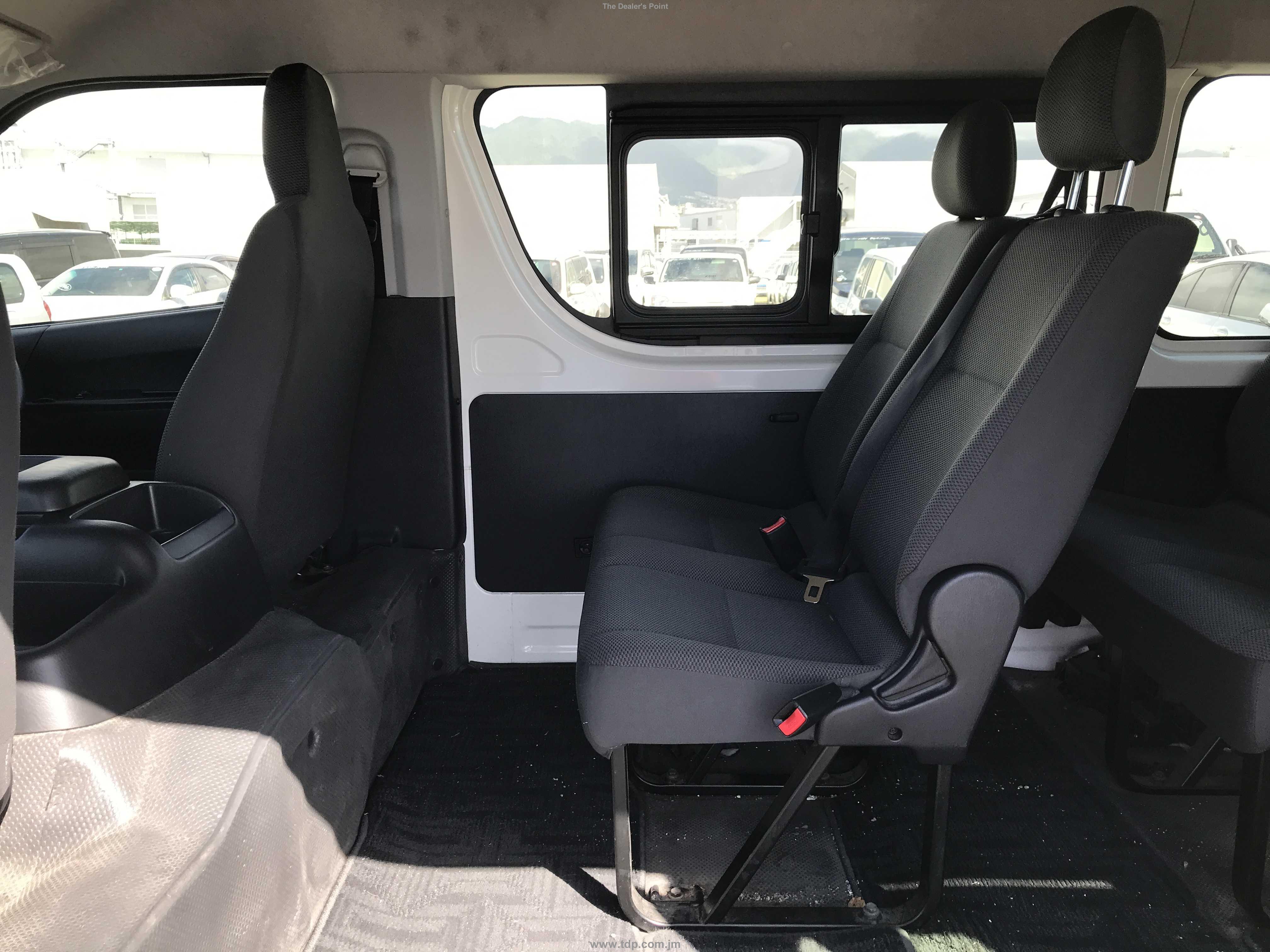 TOYOTA HIACE WAGON 2017 Image 19