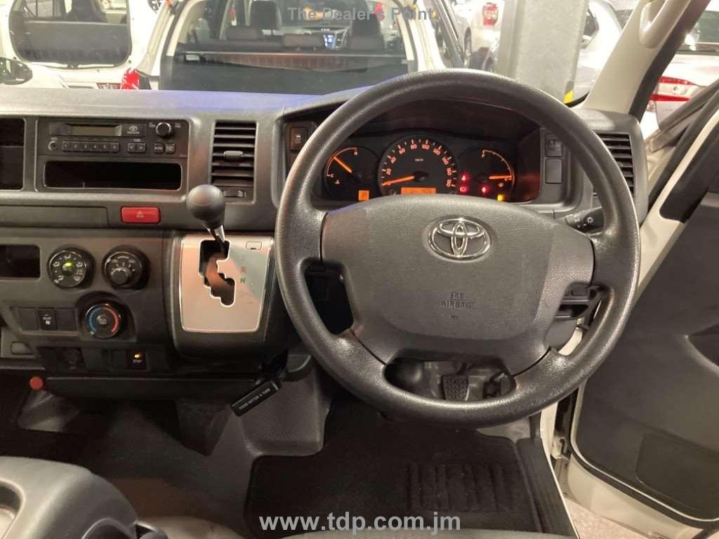 TOYOTA HIACE WAGON 2018 Image 7