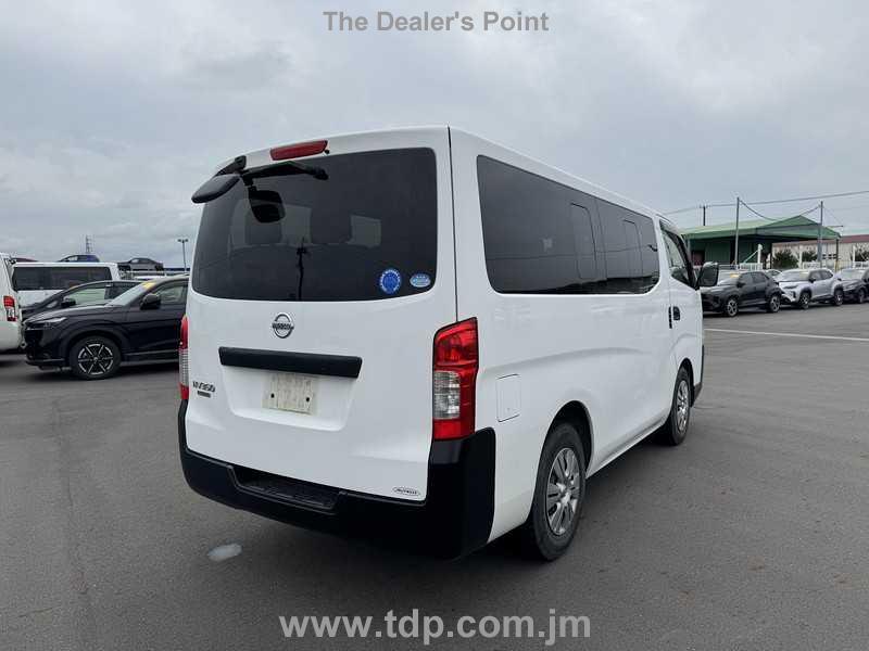 NISSAN NV350 CARAVAN WAGON 2016 Image 20