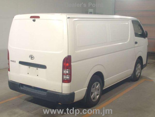 TOYOTA HIACE 2017 Image 2