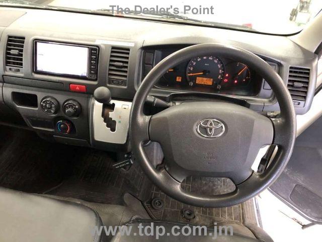 TOYOTA HIACE 2017 Image 6